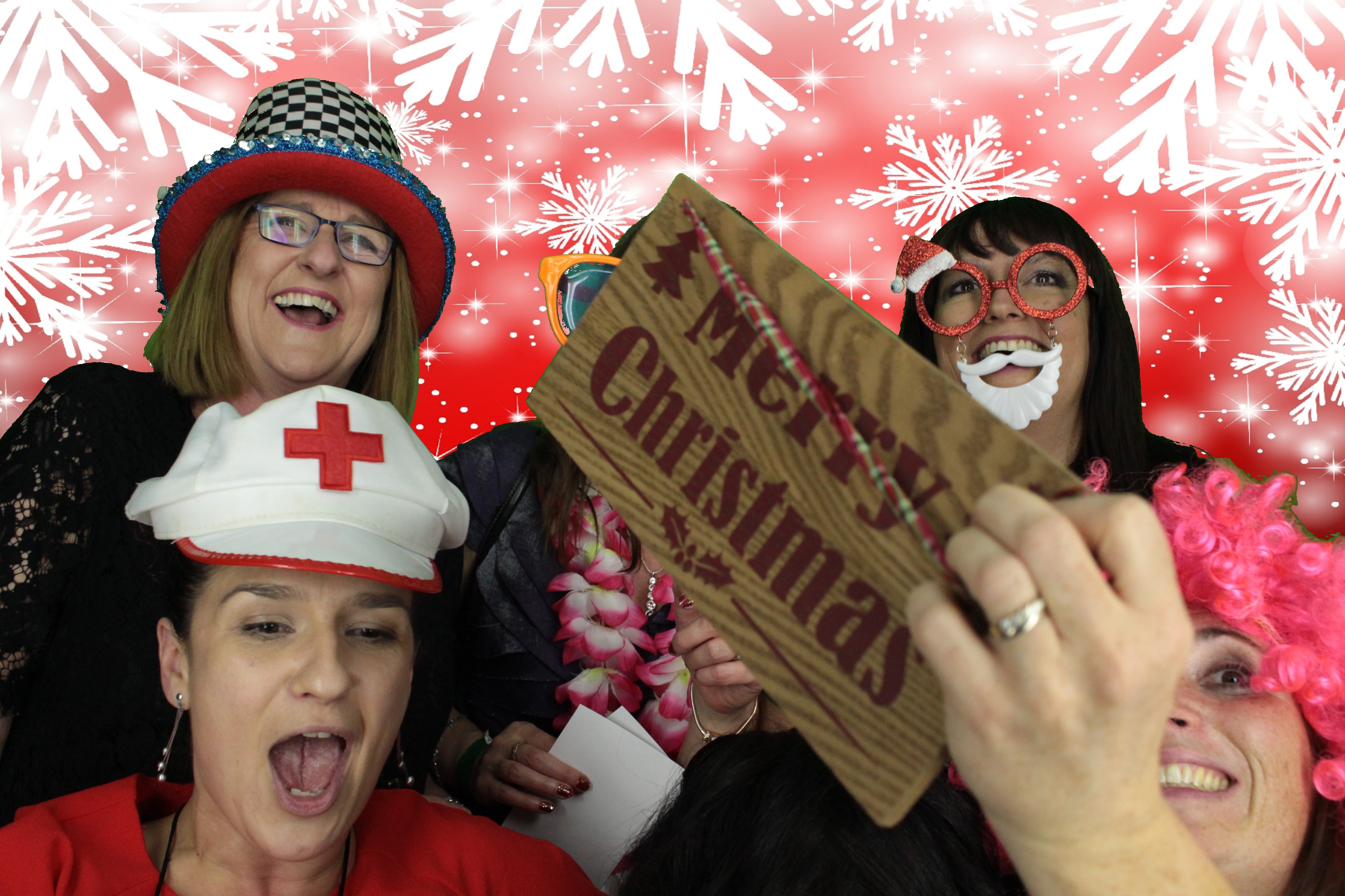 One Line Christmas Party | View more photos from the event at gallery.myphotoboothexperience.co.uk/u/MyPhotoBoothExperienceLtd/One-Line-Christmas-Party